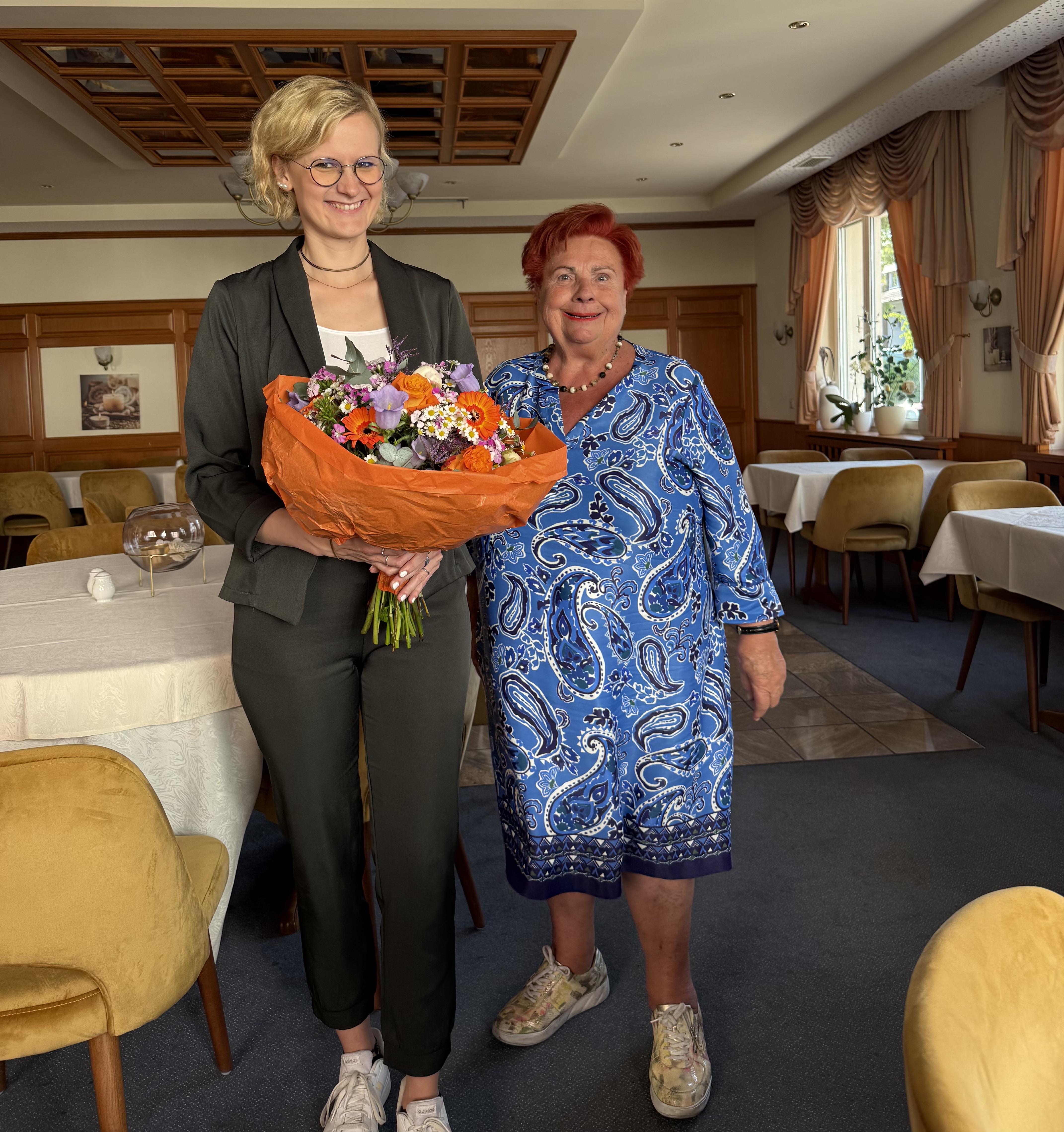 Laura Rosen und Annelie Hensel